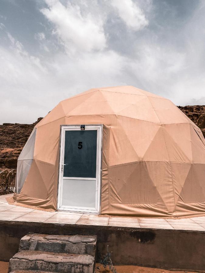Sun Luxury Camp &Tour Appartement Wadi Rum Buitenkant foto